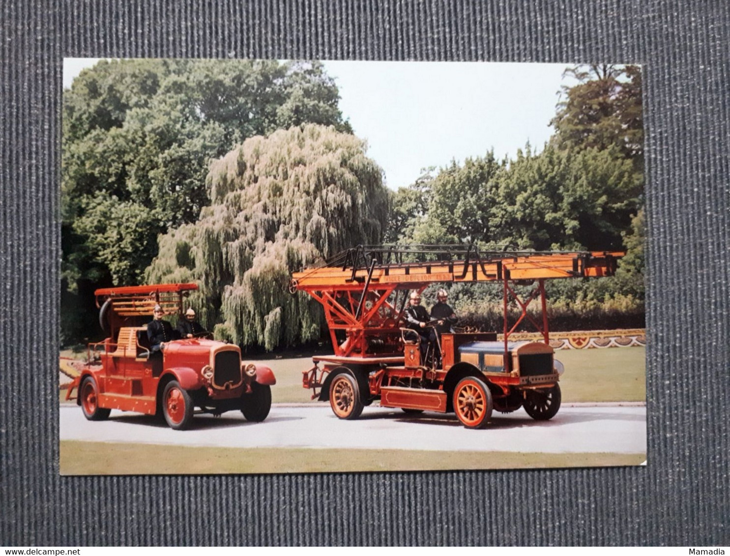 CARTE POSTALE SAPEURS POMPIERS MUSEE LYON ECHELLE MECANIQUE  Série 7/13 - Firemen