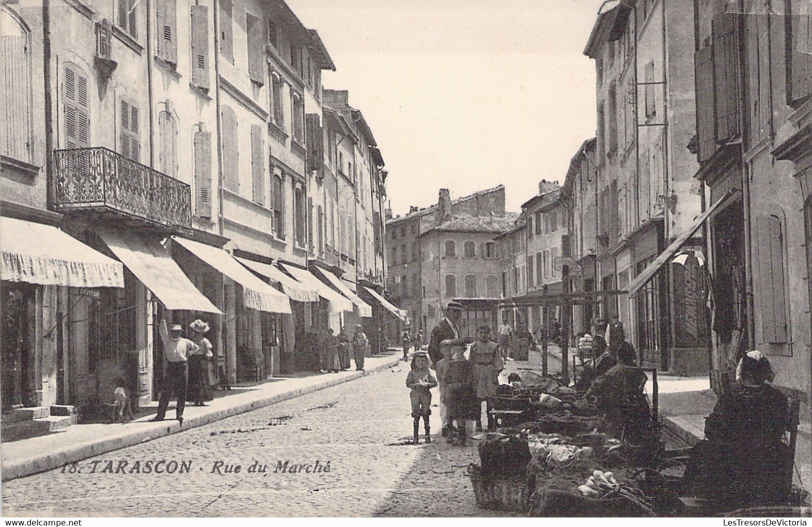 CPA COMMERCE - TARASCON - Rue Du Marché - Marktplaatsen