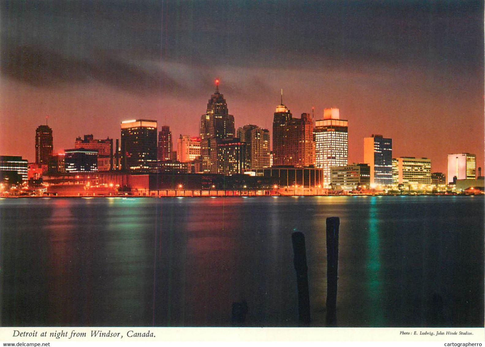 Postcard Canada > Ontario > Windsor Detroit At Night From Windsor - Windsor