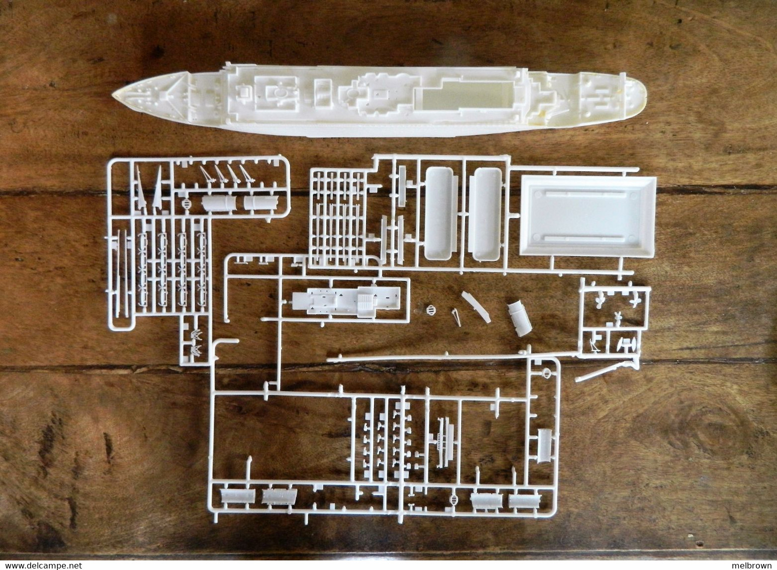 TITANIC Ship Vintage Model Kit- Revell. Paints And Glue Included. Size 1:570 - Barcos