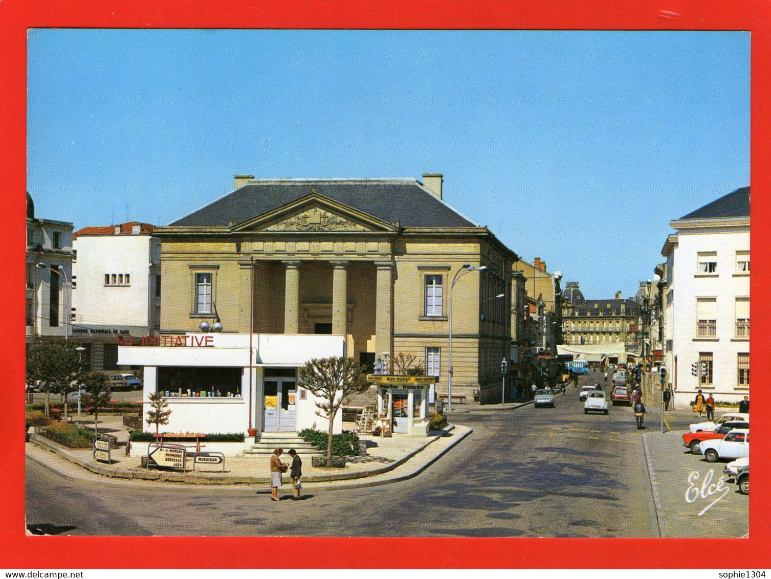 BERGERAC - Le Syndicat D'Initiative , Le Palais De Justice Et La Rue Du Marché - (Vieilles Voitures ) - Bergerac