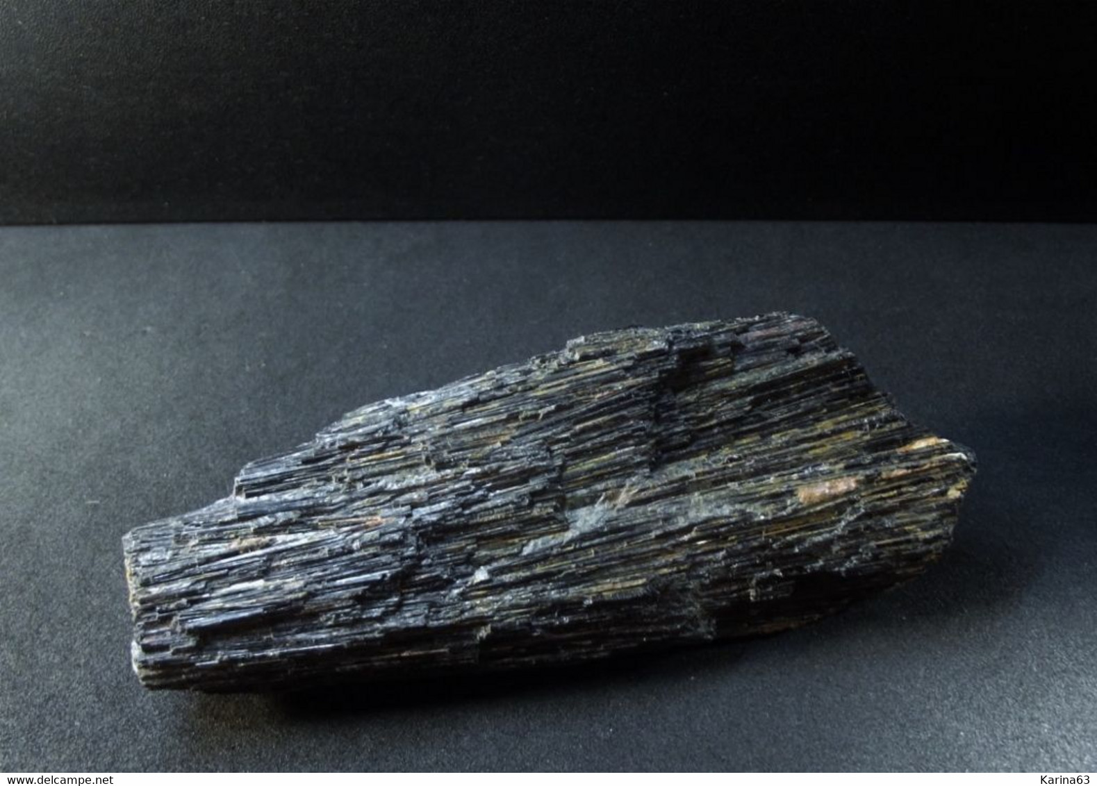 Tourmaline Var. Schorl - Floater (9 X 4 X 2.5 Cm ) Beryl Pit  ( Quadeville East Mine ) Ontario - Canada - Minéraux