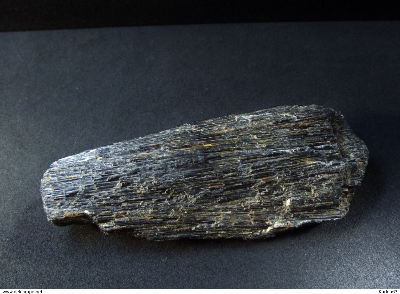 Tourmaline Var. Schorl - Floater (9 X 4 X 2.5 Cm ) Beryl Pit  ( Quadeville East Mine ) Ontario - Canada - Minéraux