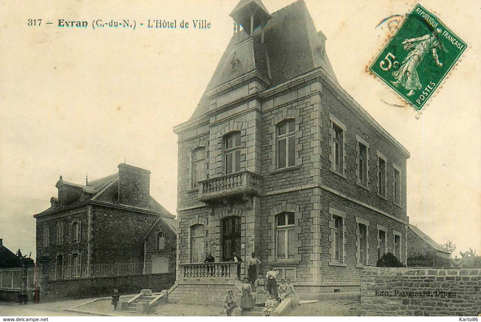 évran * Rue Et Hôtel De Ville * Villageois - Evran