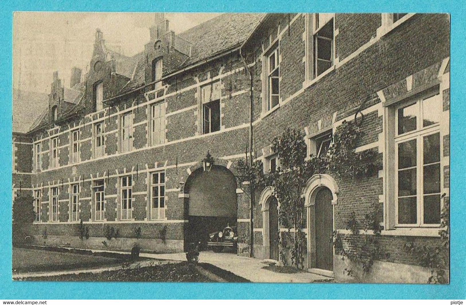 * Herentals - Hérenthals (Antwerpen - Anvers) * (Nels, Edition Dumont) Pensionnat Des Soeurs Franciscaines, Avant Cour - Herentals