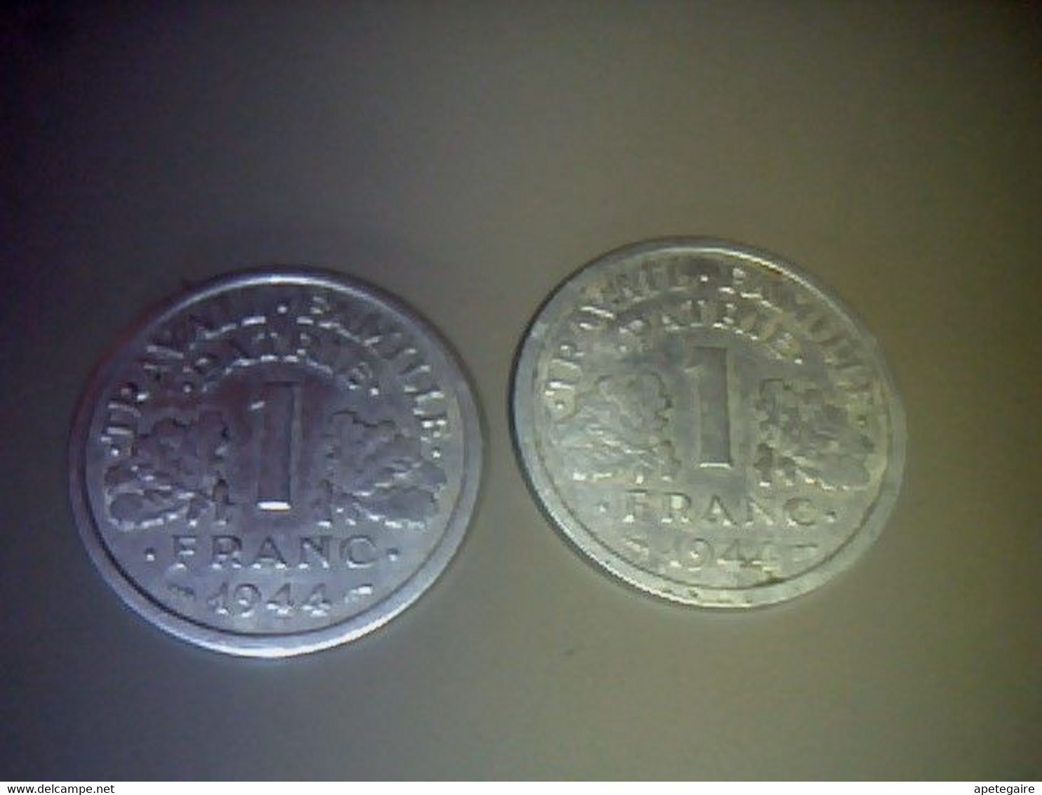 Monnaie état Français 2 Pieces De 1franc Dont Une Avec C 1944  Beau à Très Beau  Voir Photos - 1 Franc