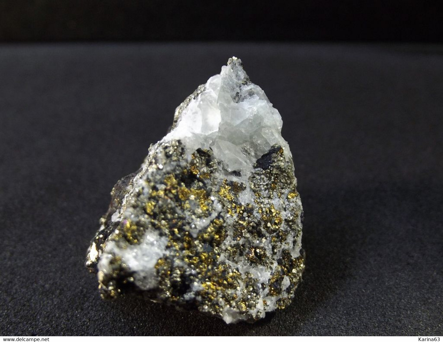 Chalcopyrite With Covelite In Quartz  (2.5 X 2.5 X 2 Cm ) Clara Mine - Oberwolfach - Baden-Württemberg - Germany - Minéraux