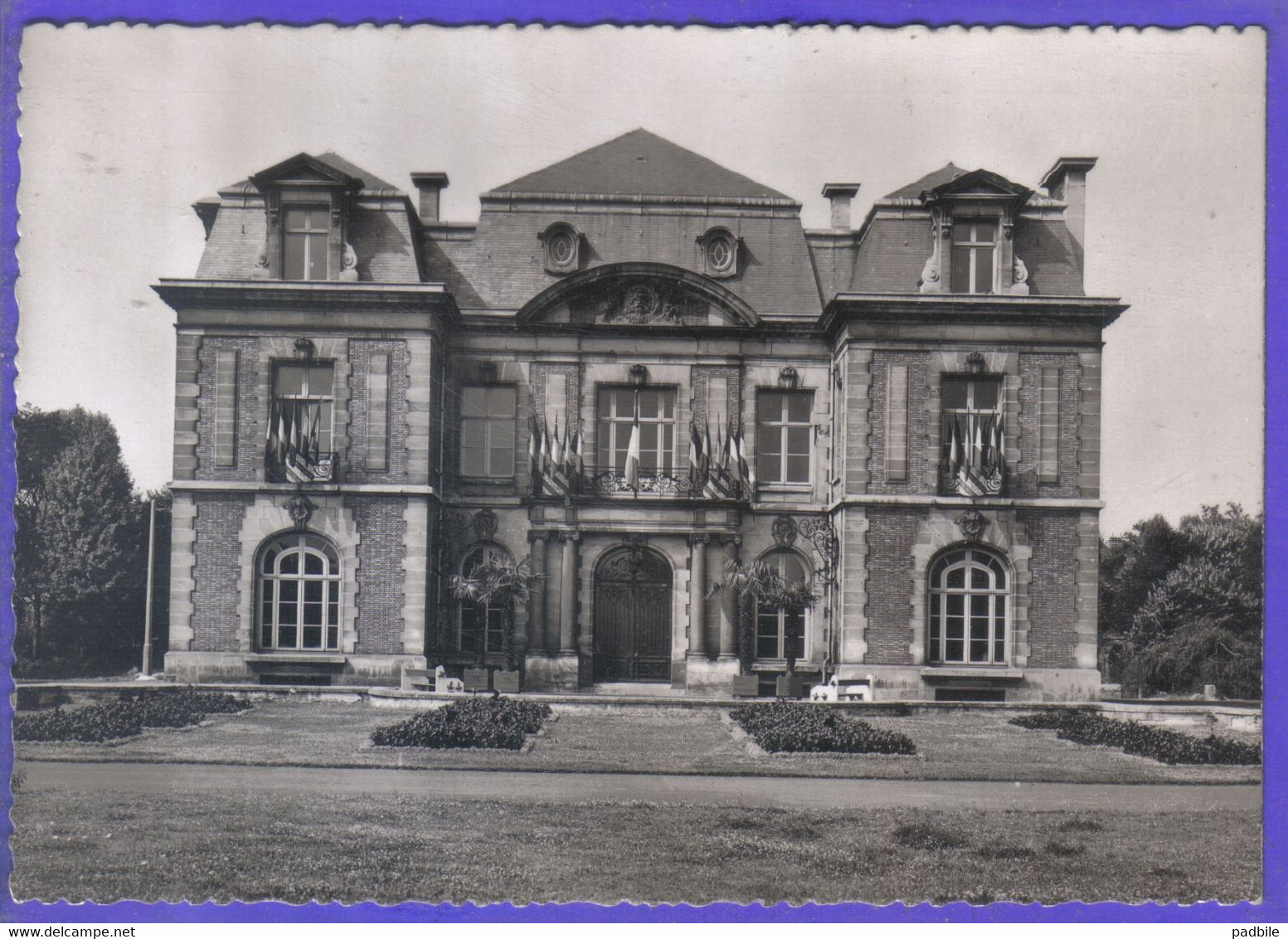 Carte Postale 59. Lambersart L'hotel De Ville  Pré Fleuri  Très Beau Plan - Lambersart