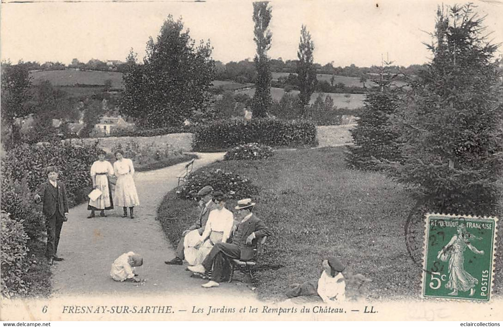 Fresnay Sur Sarthe      72         Le Jardin Et Les Remparts Du Château     (voir Scan) - Altri & Non Classificati