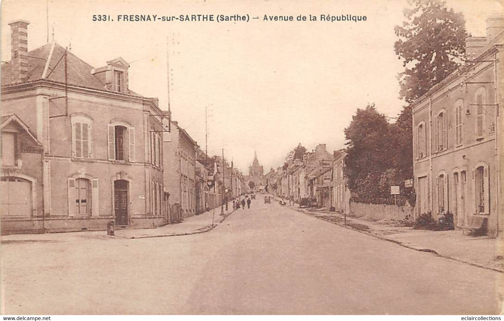 Fresnay Sur Sarthe      72        Avenue De La République     (voir Scan) - Autres & Non Classés