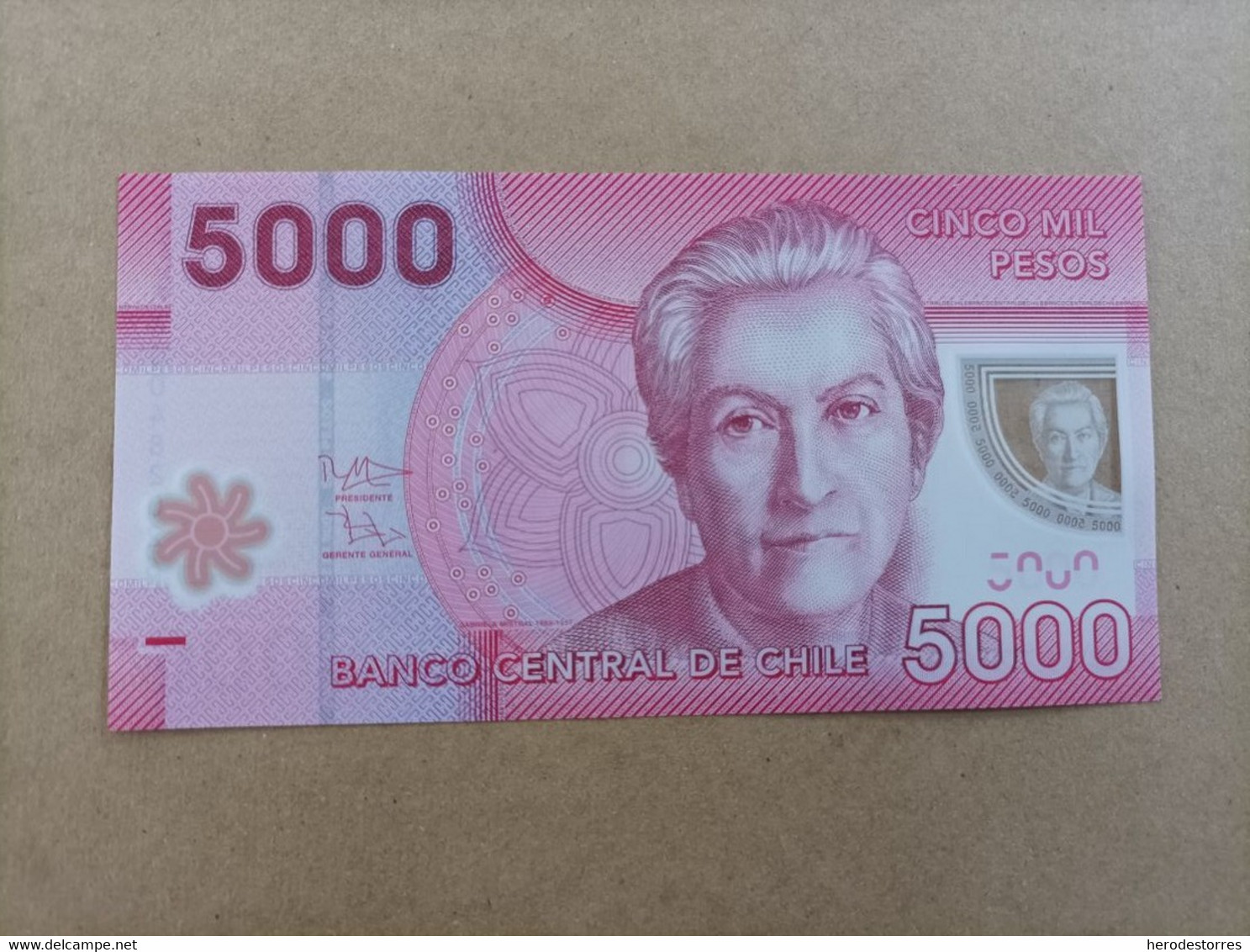 Billete De Chile De 1000 Pesos Nº Bajisimo Y Serie AA00482026, Año 2012, UNC - Cile