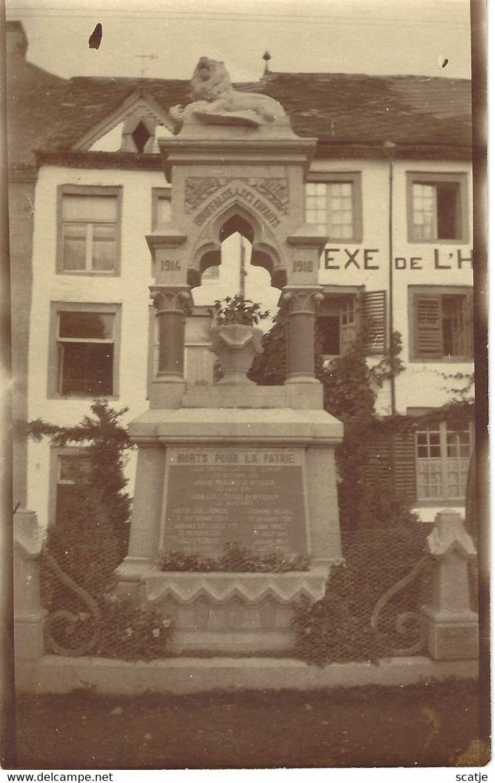 Houffalize.   -   Monument:   Gestorven Voor Het Vaderland!   -  1914/18   FOTOKAART - Monuments Aux Morts