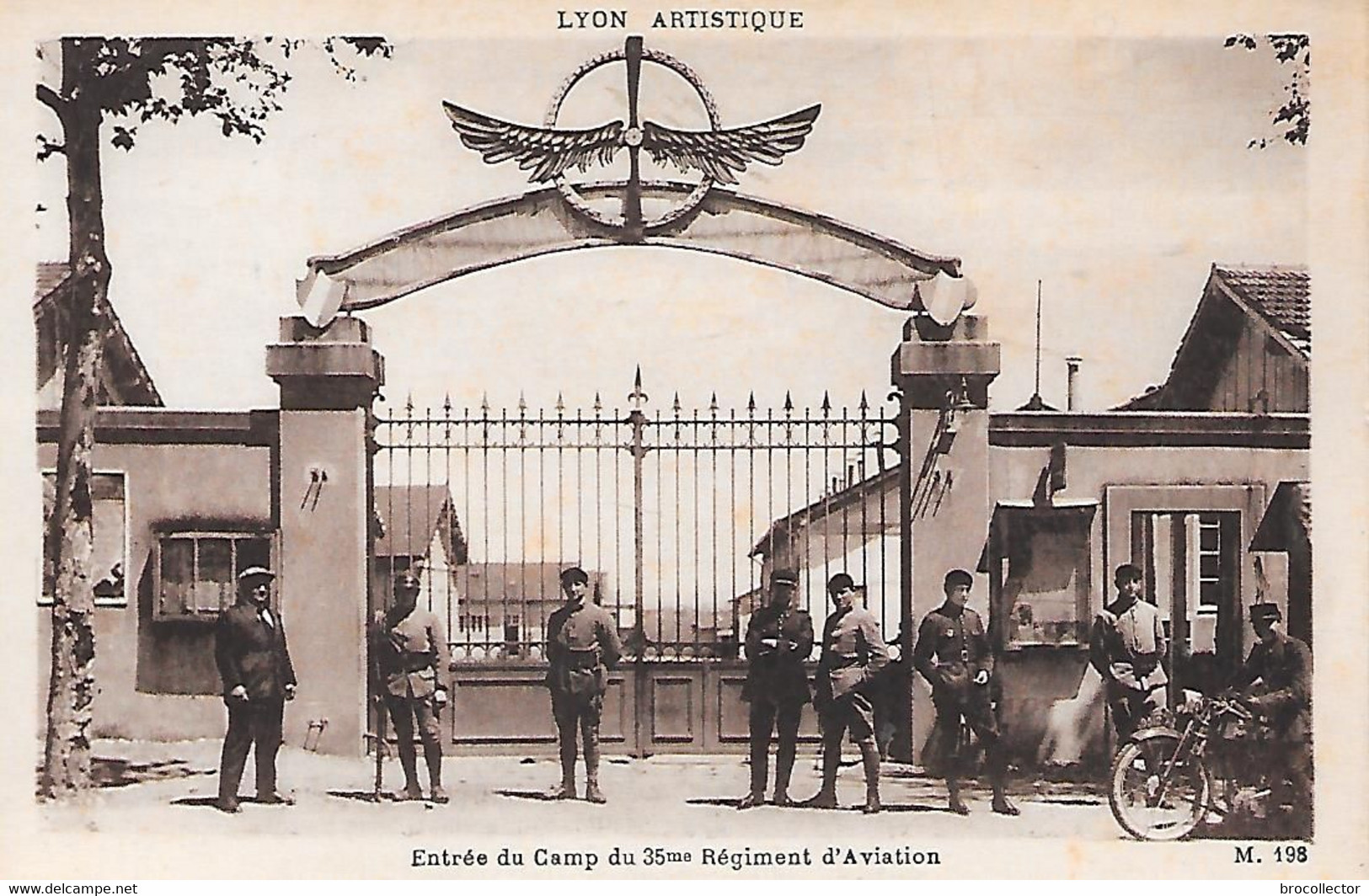 BRON ( 69 ) -  Entrée Du Camp Du 35e Régiment D' Aviation - Bron