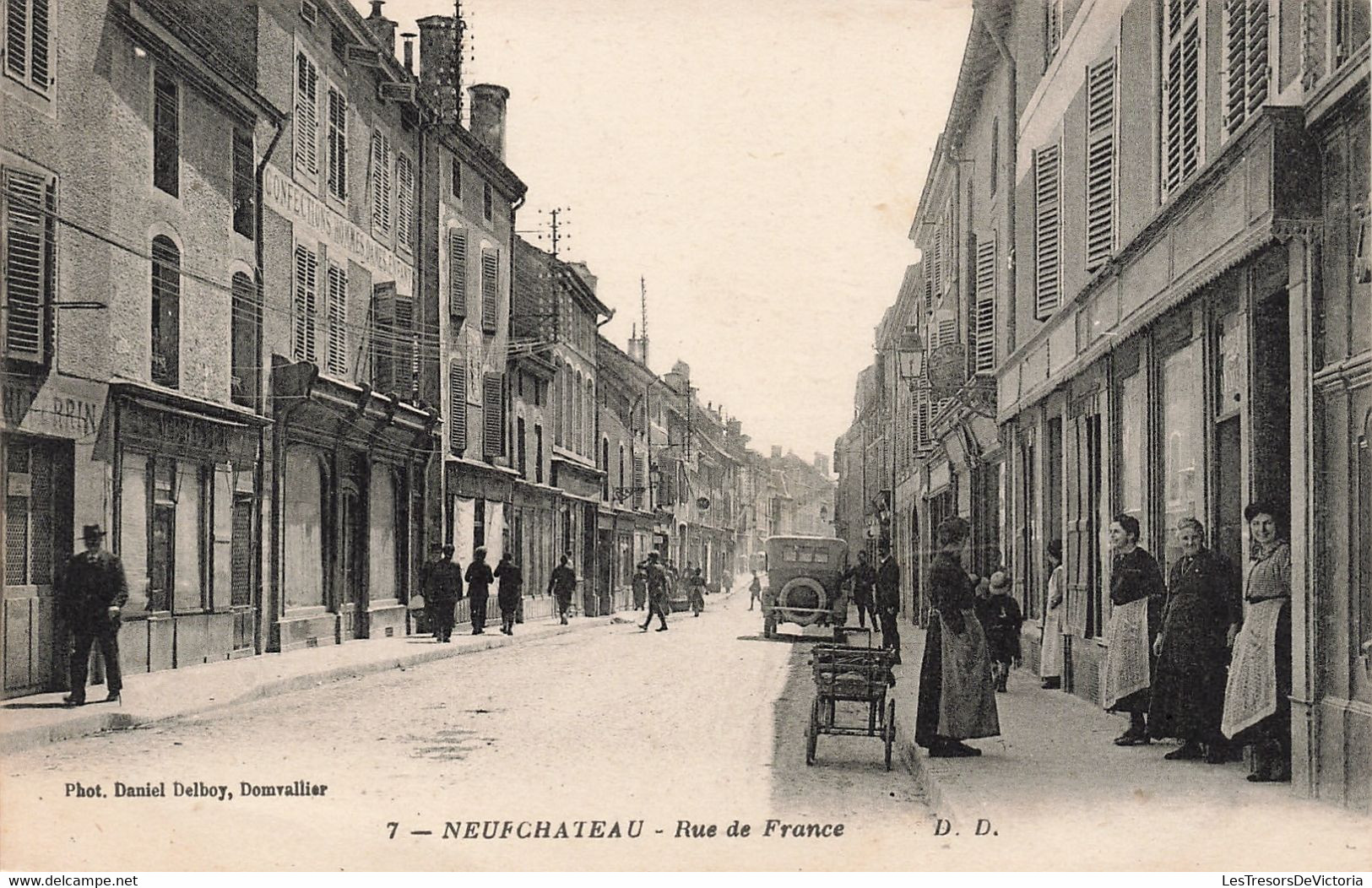 CPA - France - Neufchateau - Rue De France - Phot. Daniel Delboy - Animé - Doc Vert - Neufchateau