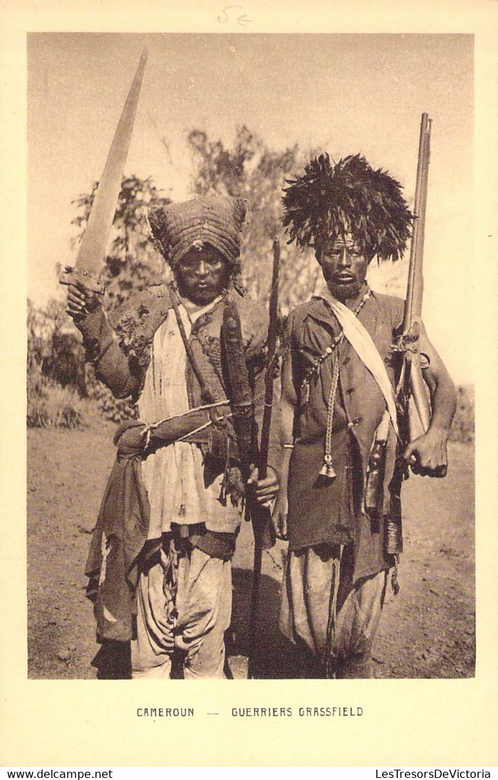 CPA CAMEROUN - Guerriers Grassfield - Sté Des Missions Evangéliques PARIS - Camerun