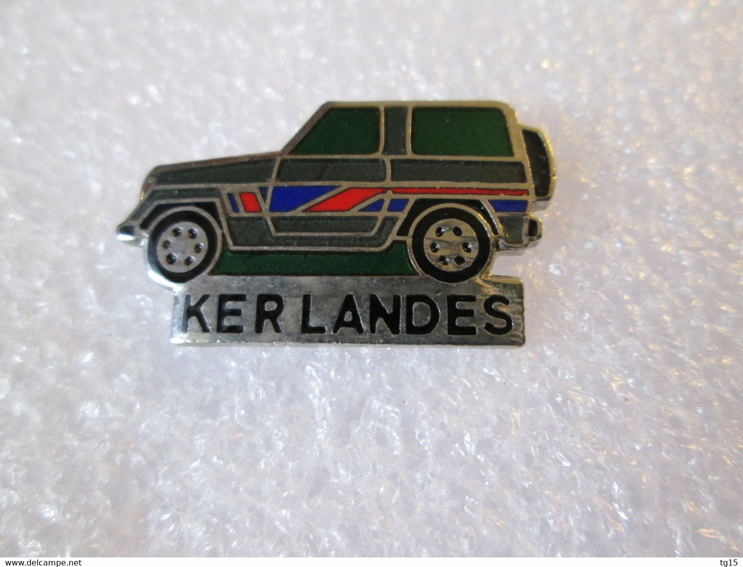 RARE  PIN'S   TOYOTA  BJ  KER LANDES  Email Grand Feu - Toyota