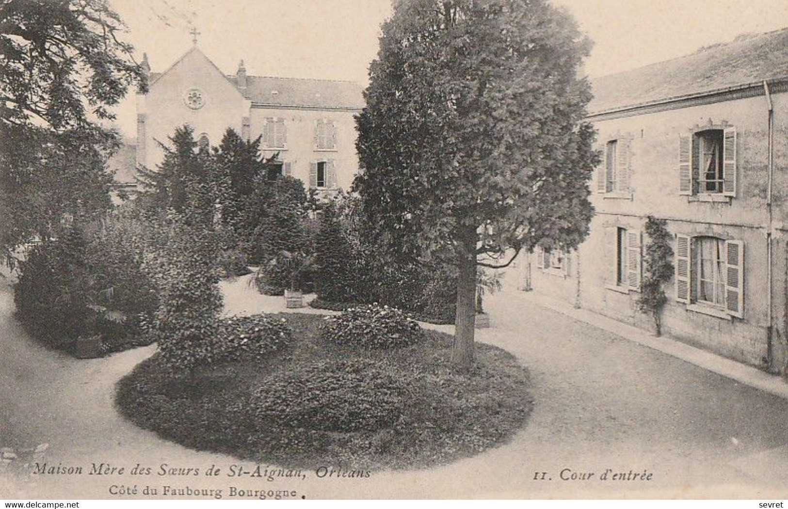 ORLEANS. - Maison Mère Des Soeurs De St-Aignan. - Cour D'entrée - Orleans