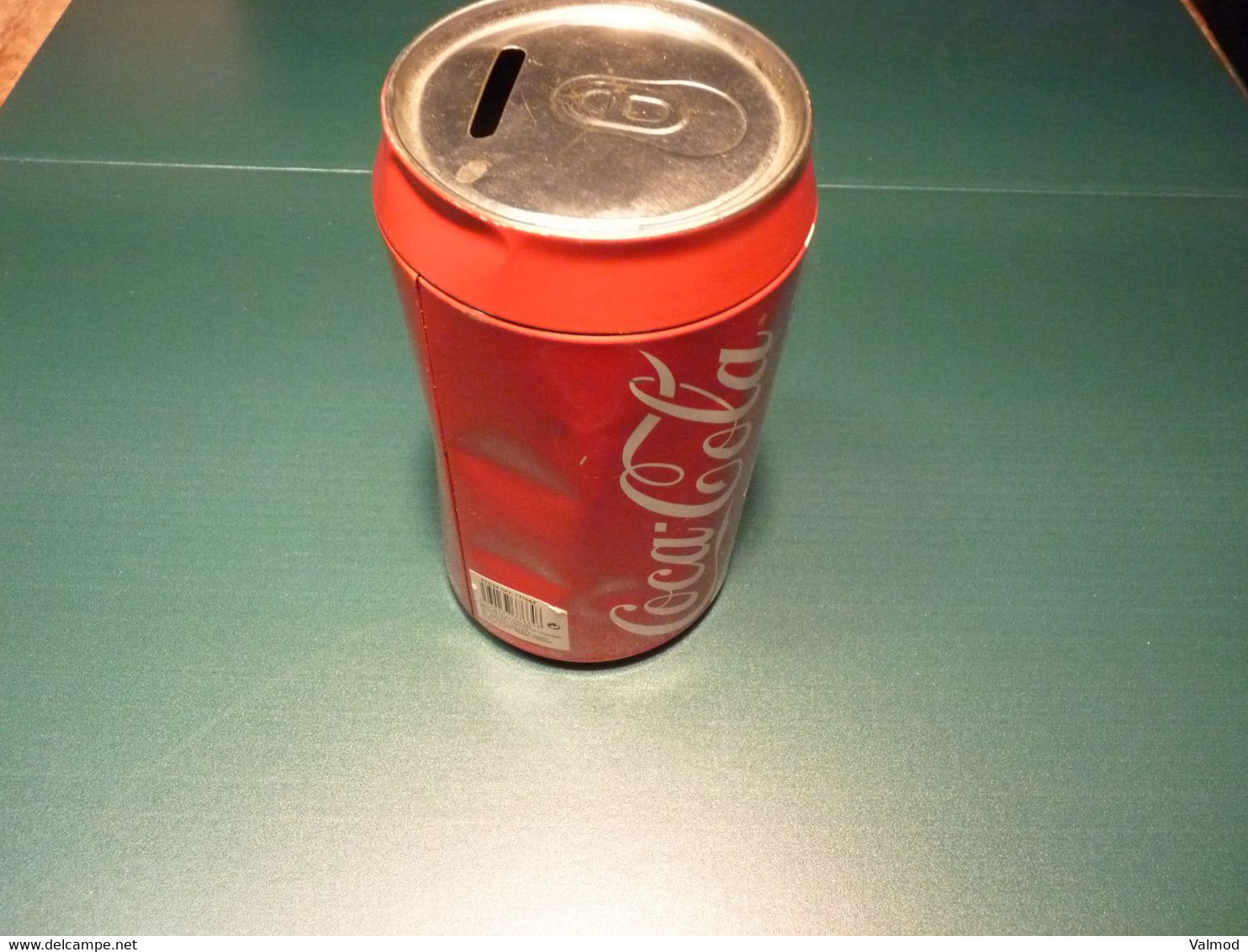 Tirelire Coca Cola En Forme De Très Grance Cannette - Voir Détails Sur Photos - Hauteur 20 Cm Diamète 11 Cm Environ. - Dosen