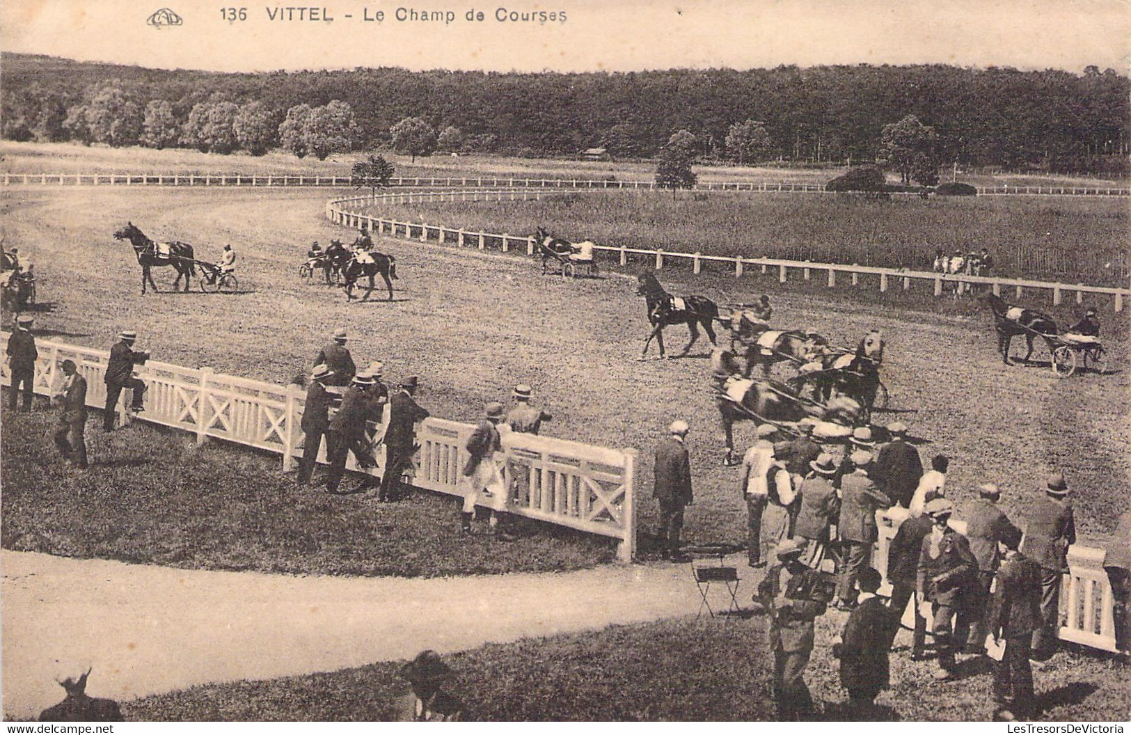 CPA SPORT Hippisme - 136 - VITTEL - Le Champ De Courses - Cie Alsacienne Des Arts - Ippica