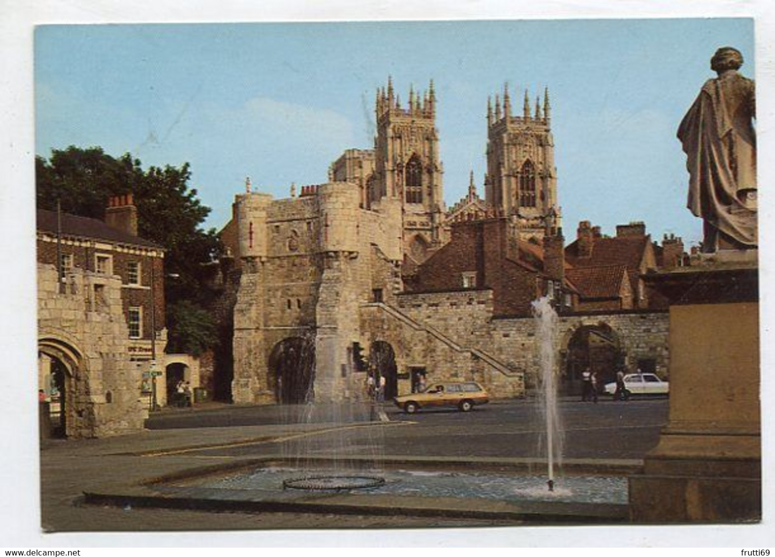 AK 105465 ENGLAND - York - The Minster - Bootham Bar - York