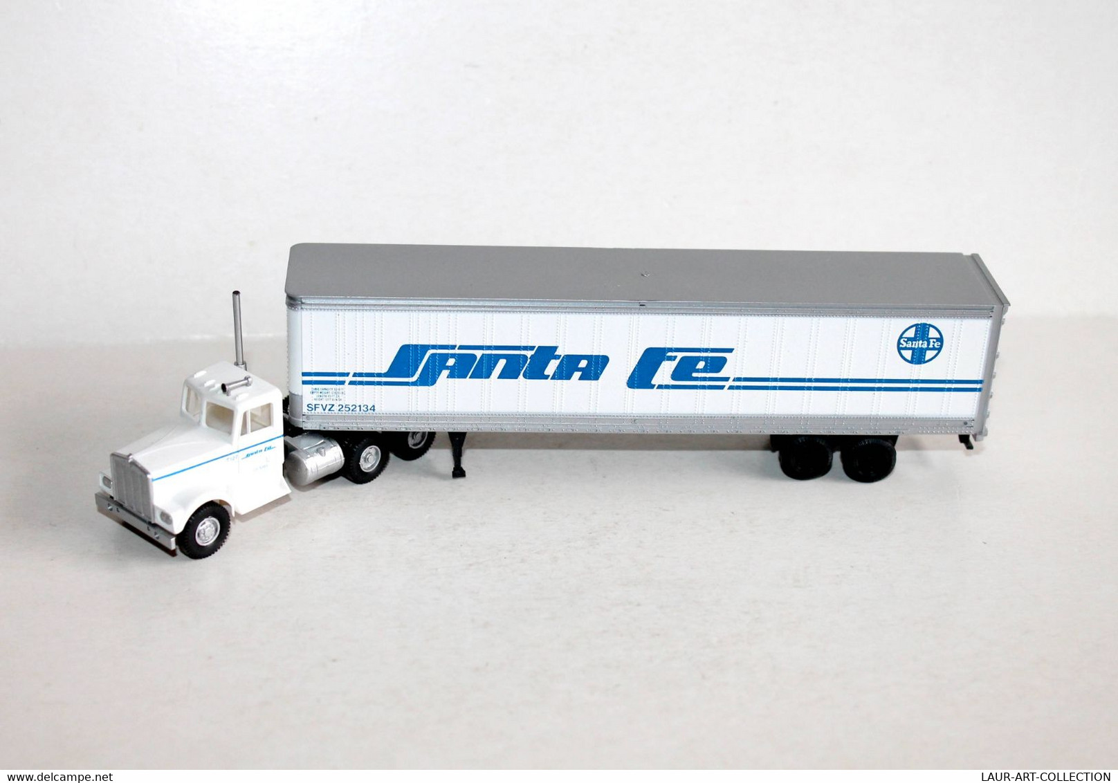 CAMION, POIDS LOURD 1/87 - TRANSPORTEUR: SANTA FE - TRACTEUR + SA SEMI REMORQUE - AUTOMOBILE MINIATURE (1712.45) - Massstab 1:87