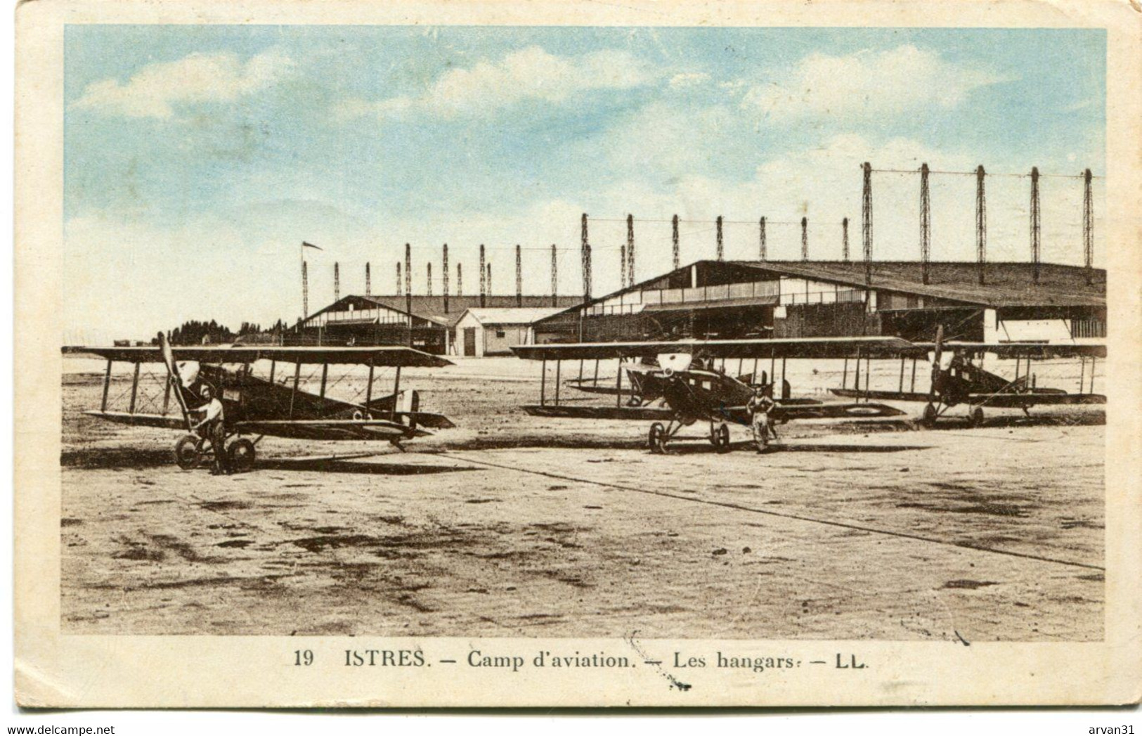 ISTRES - CAMP D' AVIATION - LES HANGARS - Aerodrome