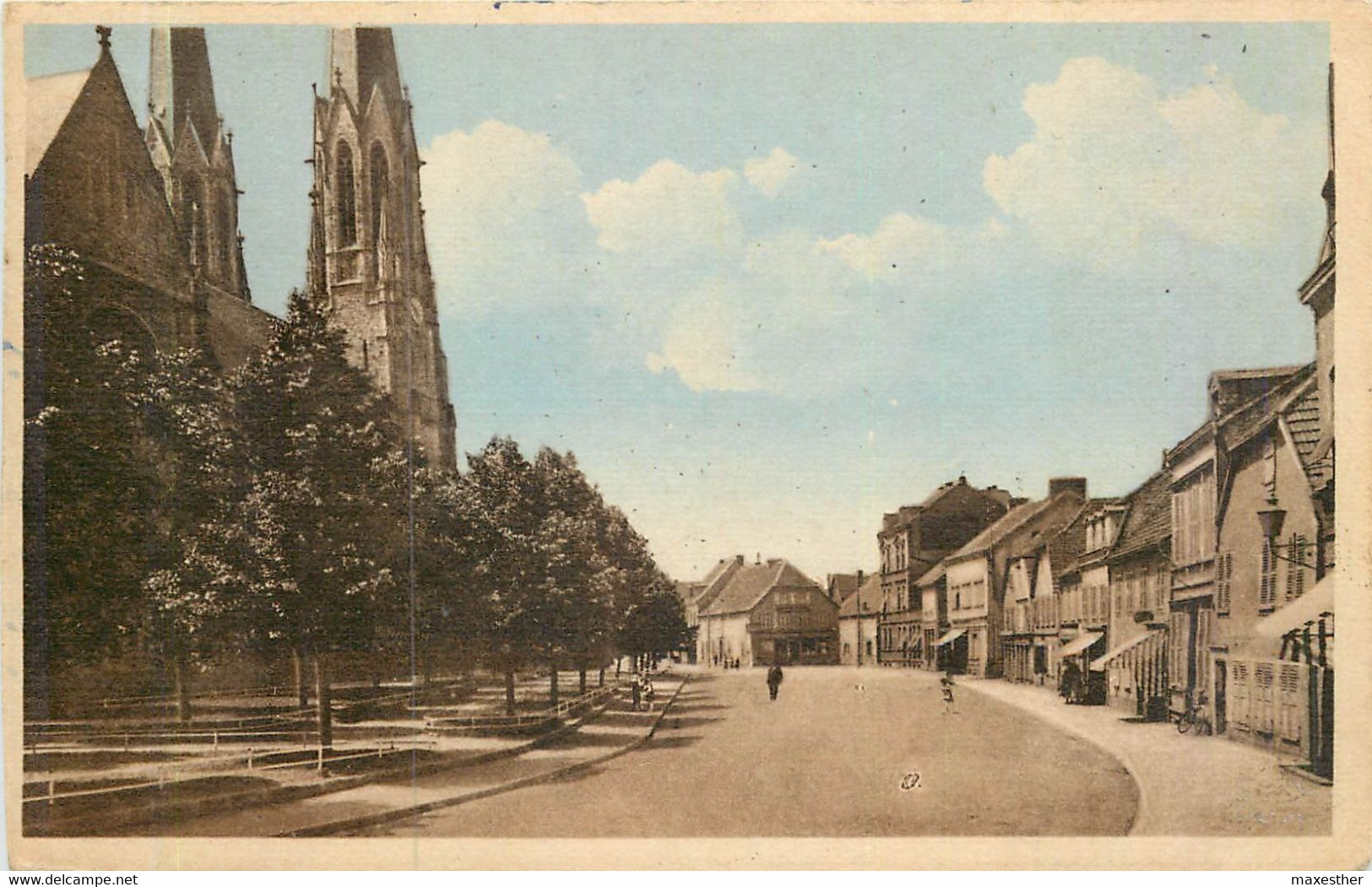 SARRALBE Place De L'église - Sarralbe