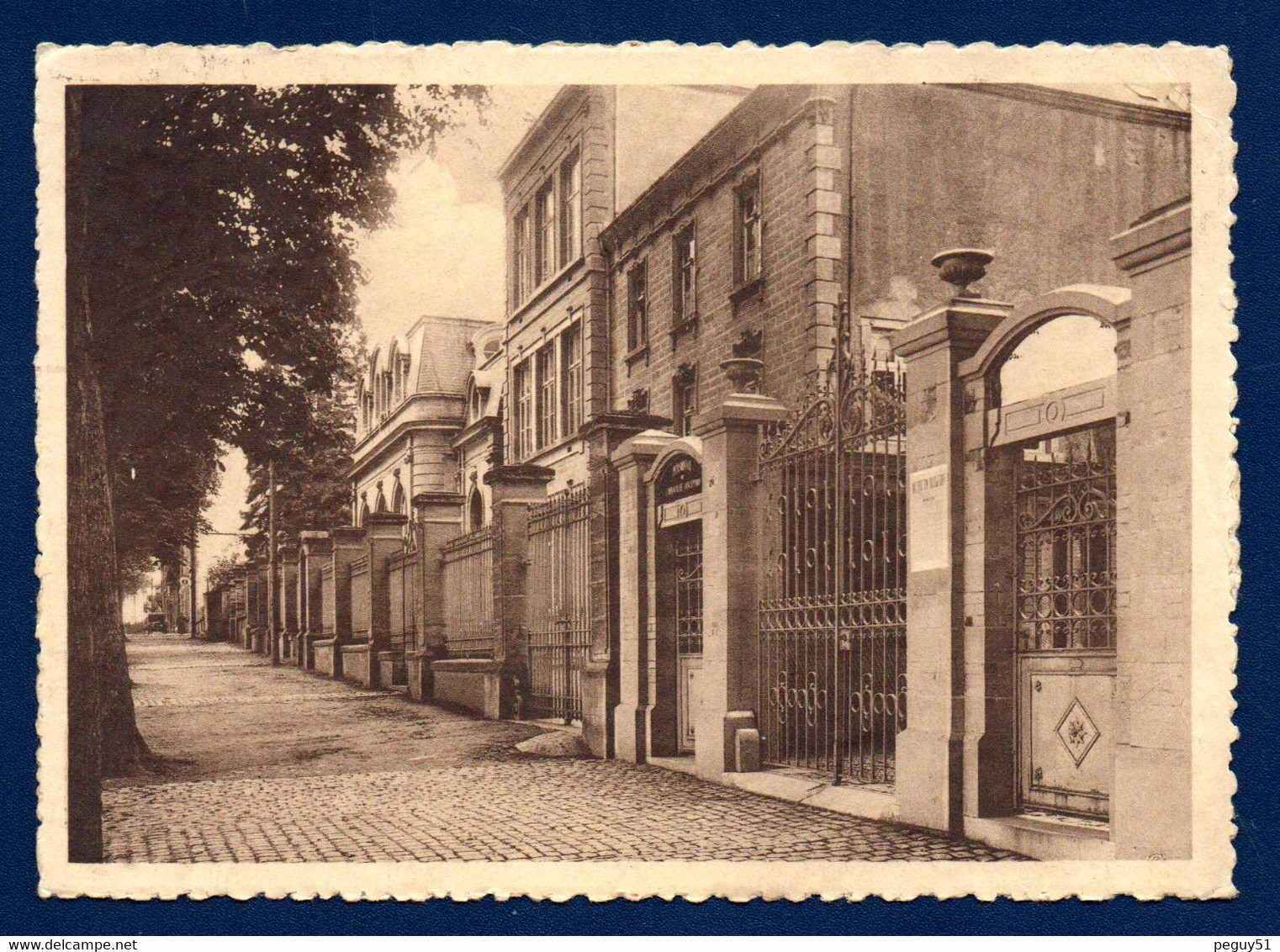 Virton. Ecole Normale Et Pensionnat De La Doctrine Chrétienne. Entrée Principale, Avenue Bouvier. 1944 - Virton