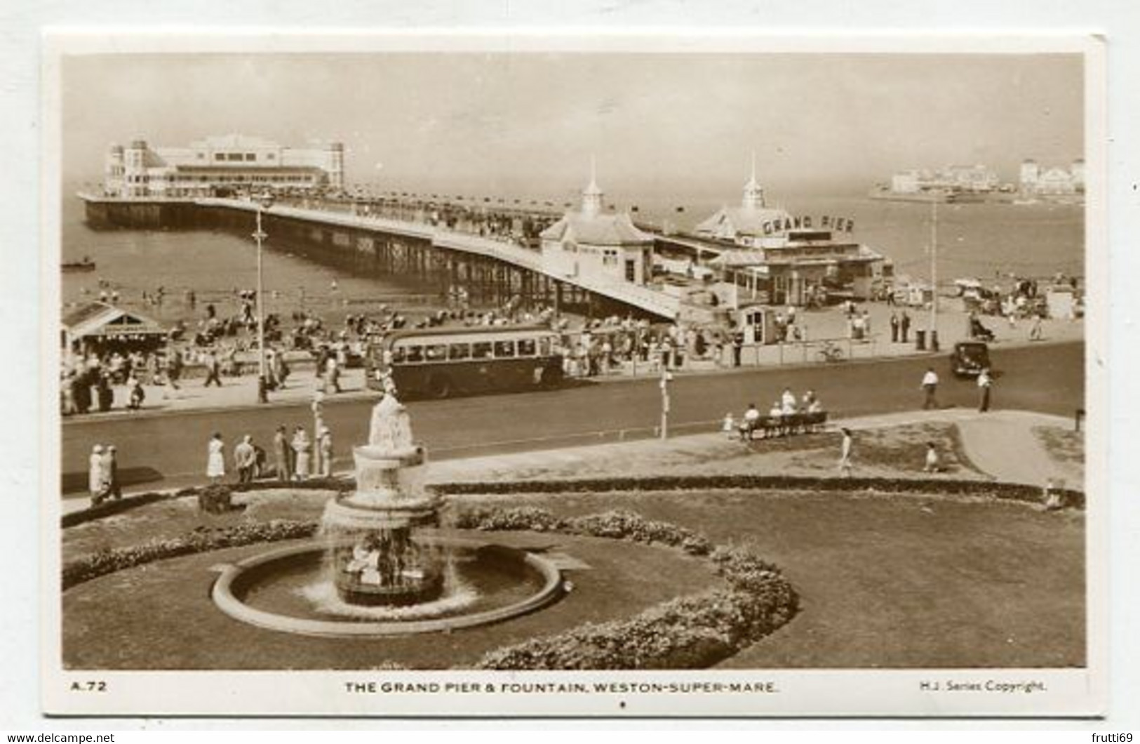 AK 105573 ENGLAND  - Weston-super-Mare - The Grand Pier & Fountain - Weston-Super-Mare