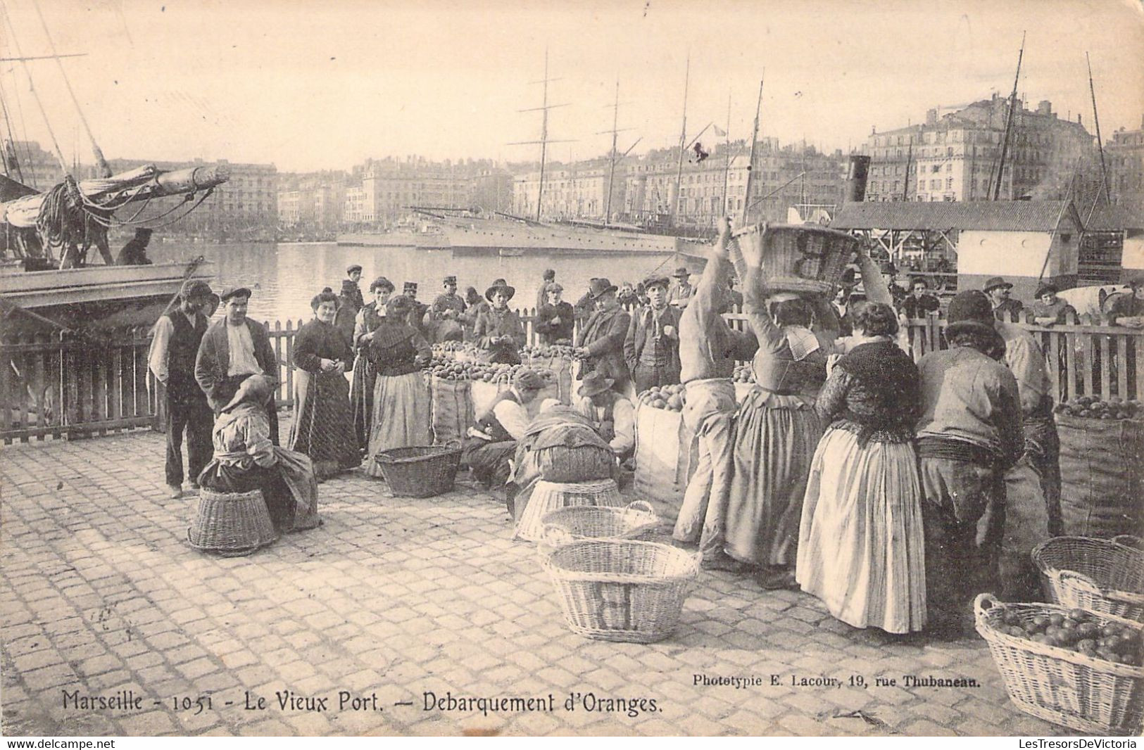 CPA France - 13 - MARSEILLE - 1051 - Débarquement D'Oranges - E Lacour - Puerto Viejo (Vieux-Port), Saint Victor, Le Panier