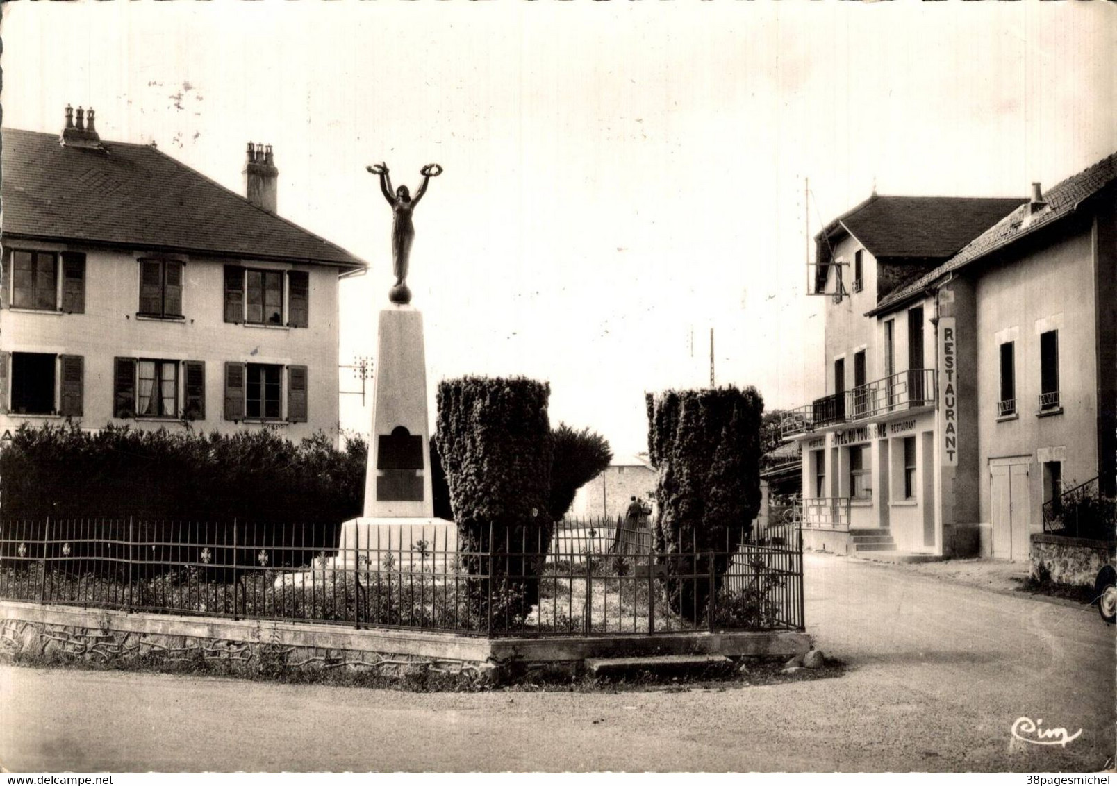 J1301 - LATRONQUIÈRE - D46 - Carrefour De La Victoire - Latronquiere