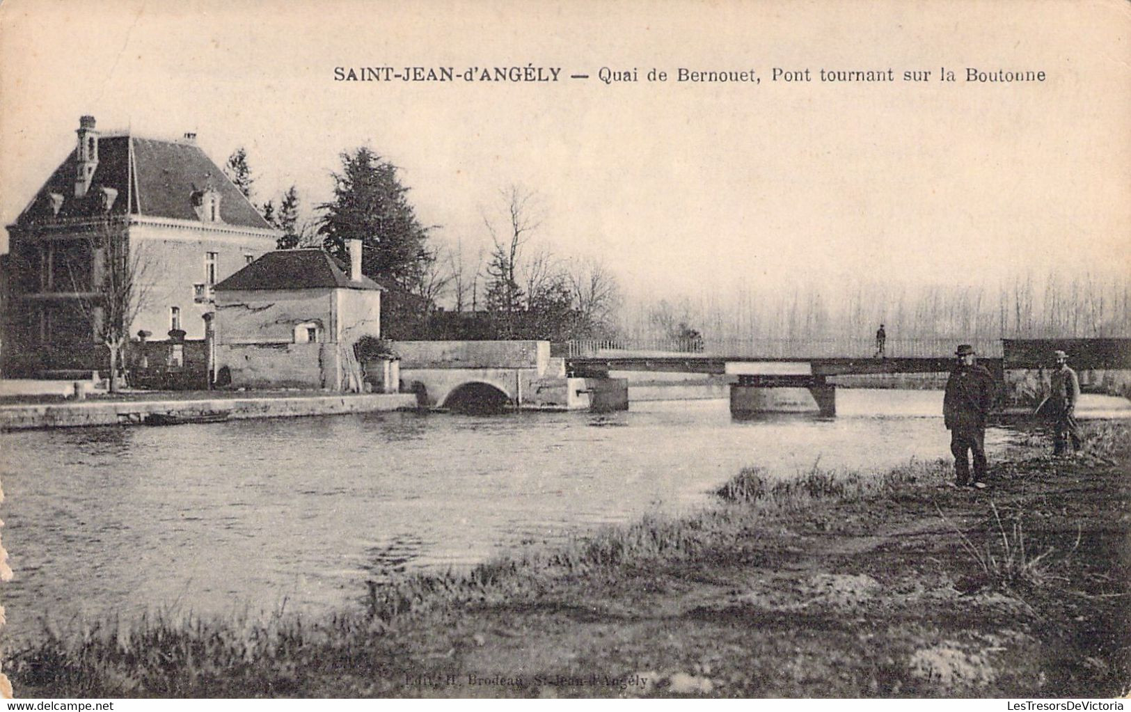 CPA FRANCE - 17 -  SAINT JEAN D'ANGELY - Quai De Bernouet - Pont Tournant Sur La Boutonne - Saint-Jean-d'Angely