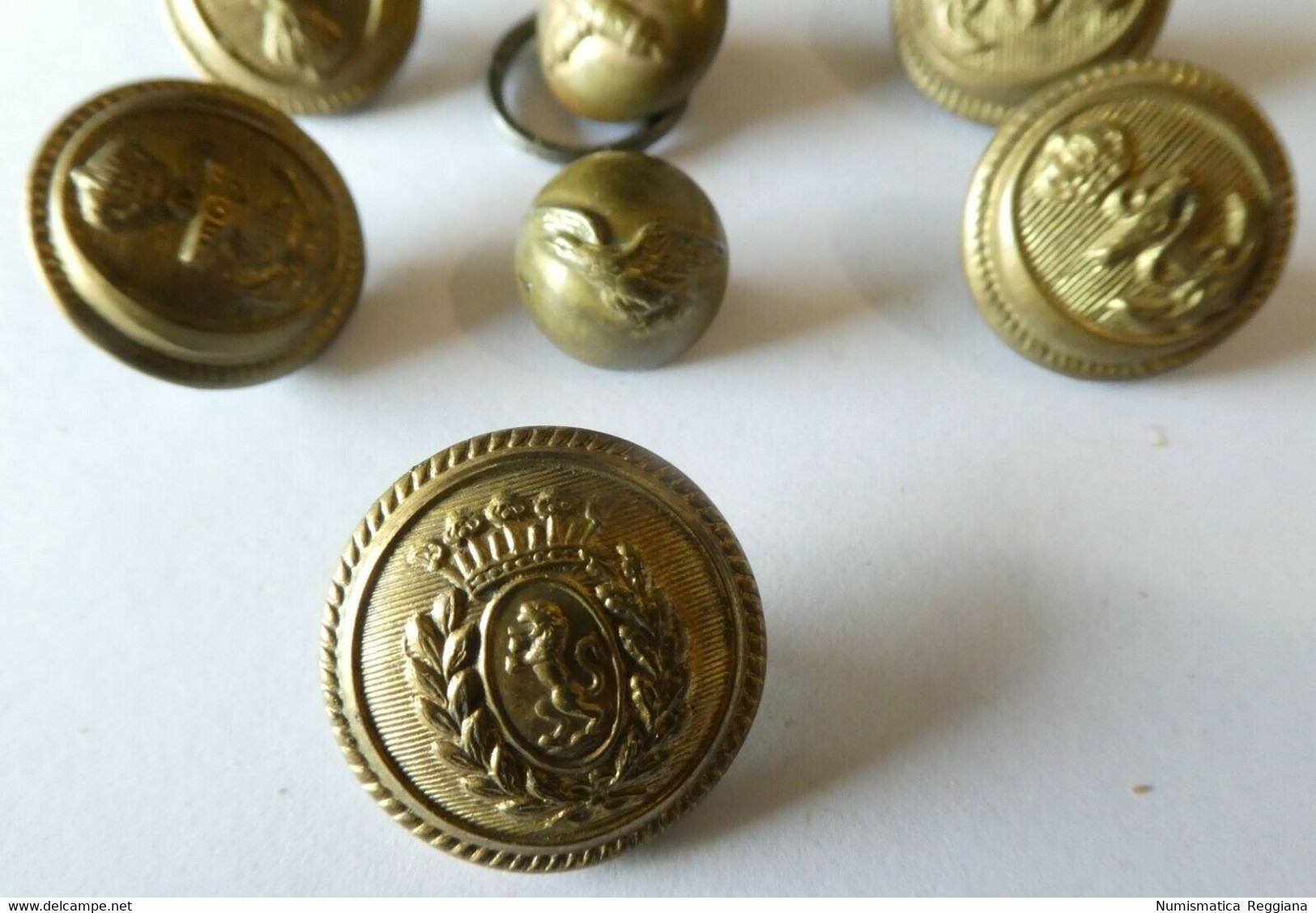 Lotto (2) - Antichi Bottoni Militari Da Collezione - 13 Pezzi - Boutons