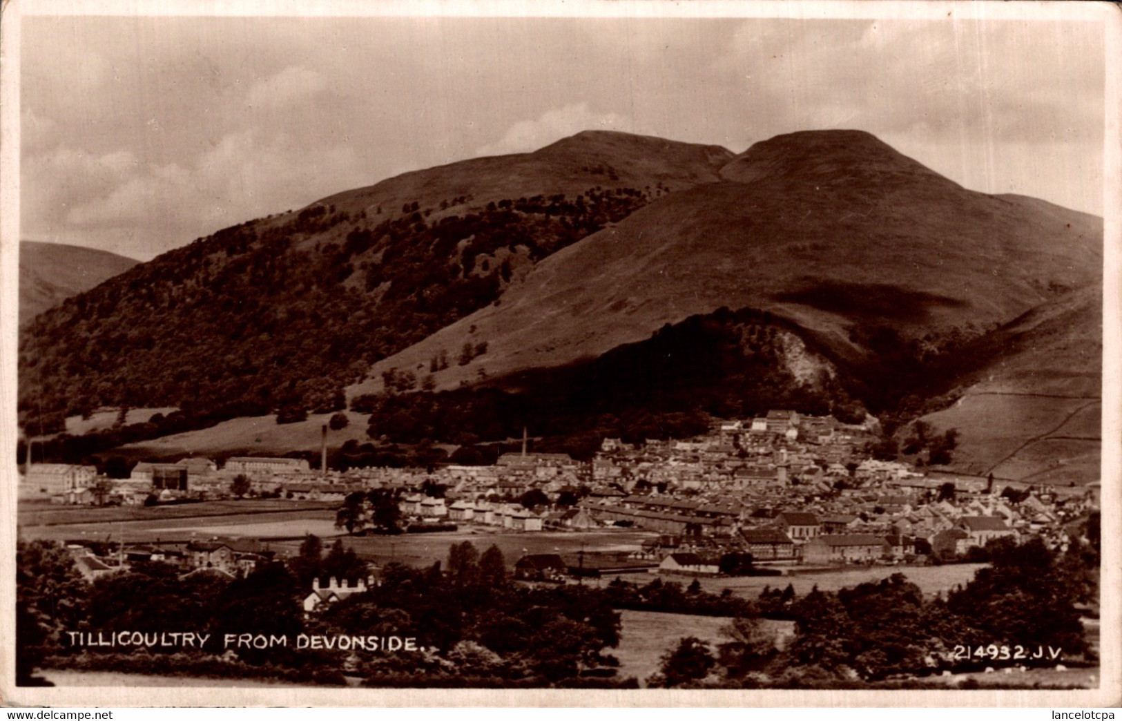 TILLICOULTRY FROM DEVONSIDE - Clackmannanshire