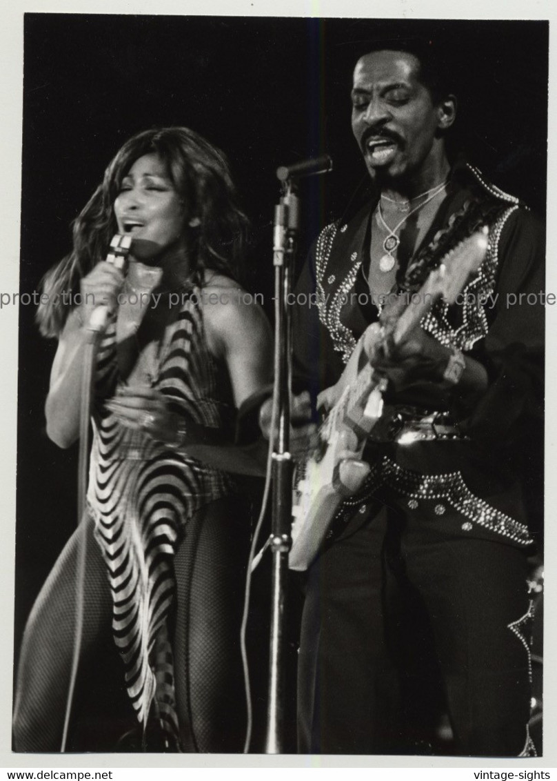 Ike & Tina Turner On Stage / Leopard Dress (Vintage Stage Photo B/W ~1970s) - Foto's