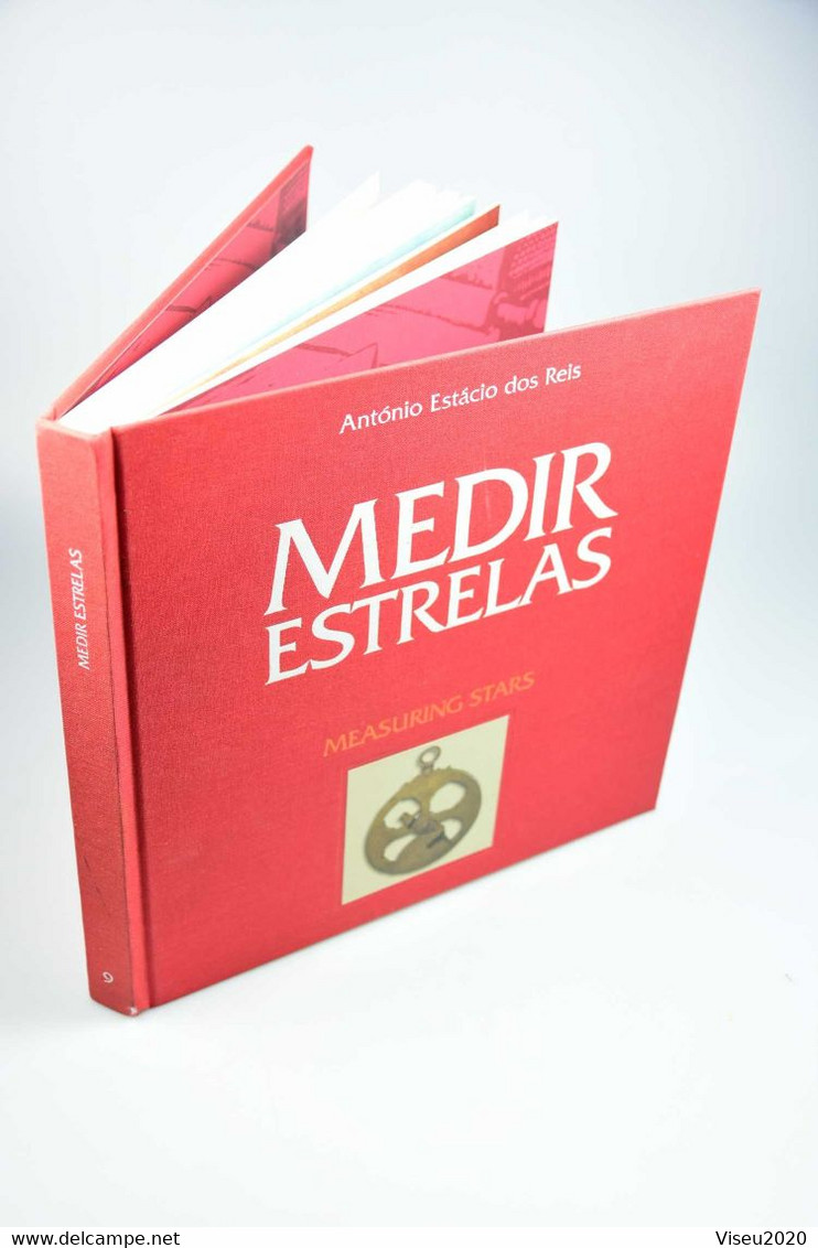 Portugal 1997 - Medir As Estrelas - LIVRO TEMATICO CTT - Libro Del Año