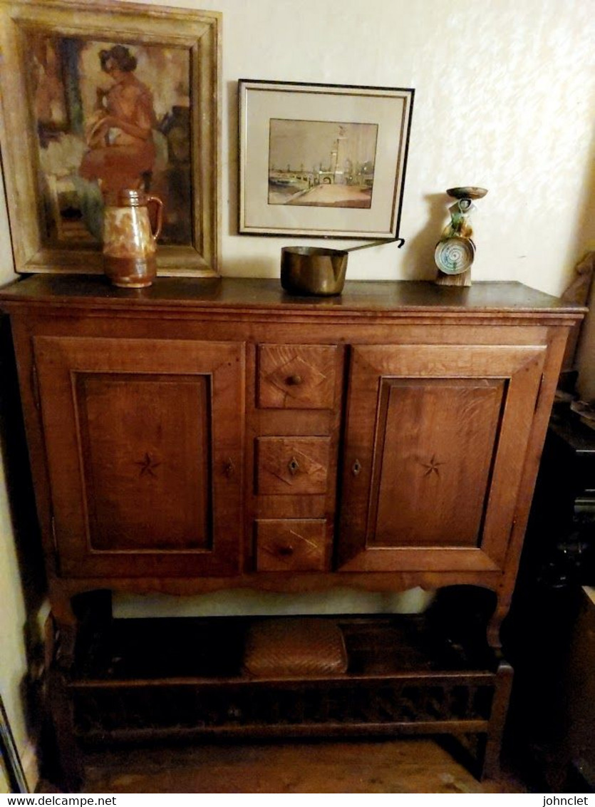 MEUBLE DE TYPE " BURY " Circa 1850 - Commodes, Buffets