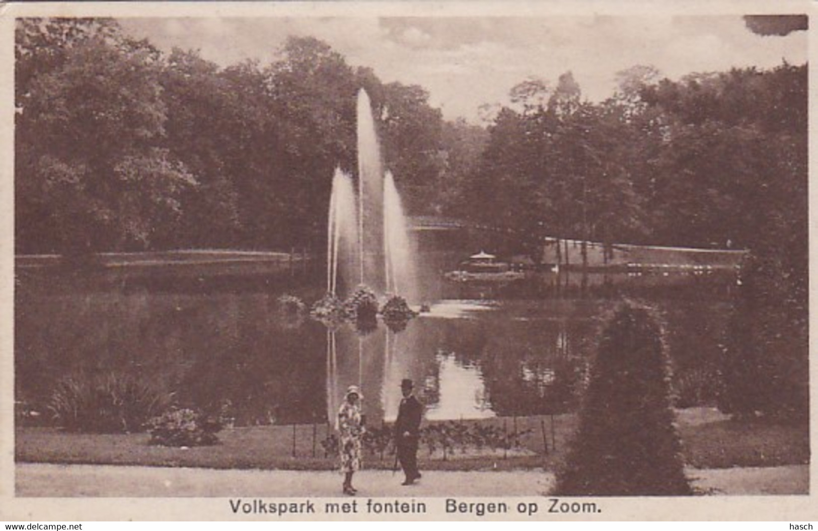 1846	90	Bergen Op Zoom, Volkspark Met Fontein (poststempel 1931)(kleine Vouwen In De Hoeken) - Bergen Op Zoom