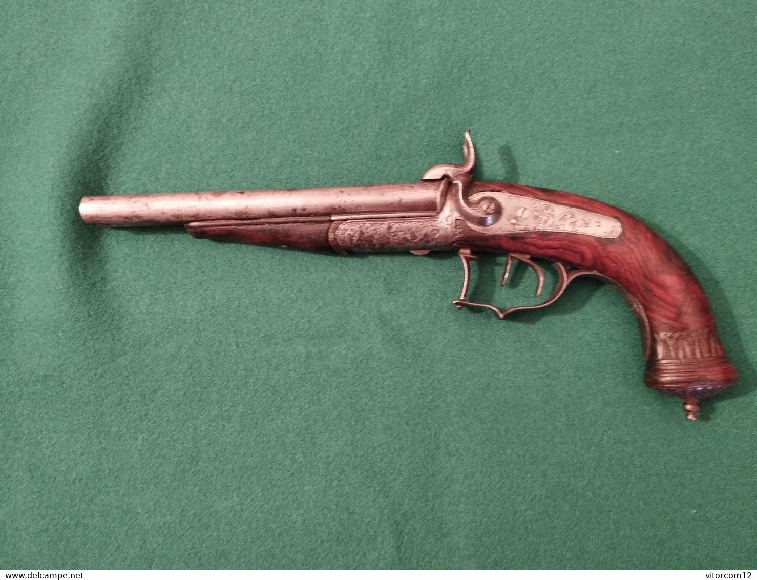 Pistolet Français de chasse Double Canon ( Justaposé) á broche type  Lefauchaux vers 1850.