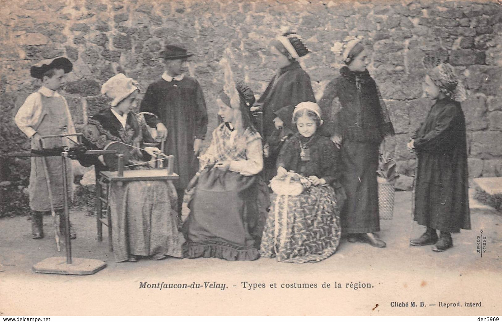 MONTFAUCON-en-VELAY (Haute-Loire) - Types Et Costumes De La Région - Fileuse, Dentellières - Montfaucon En Velay