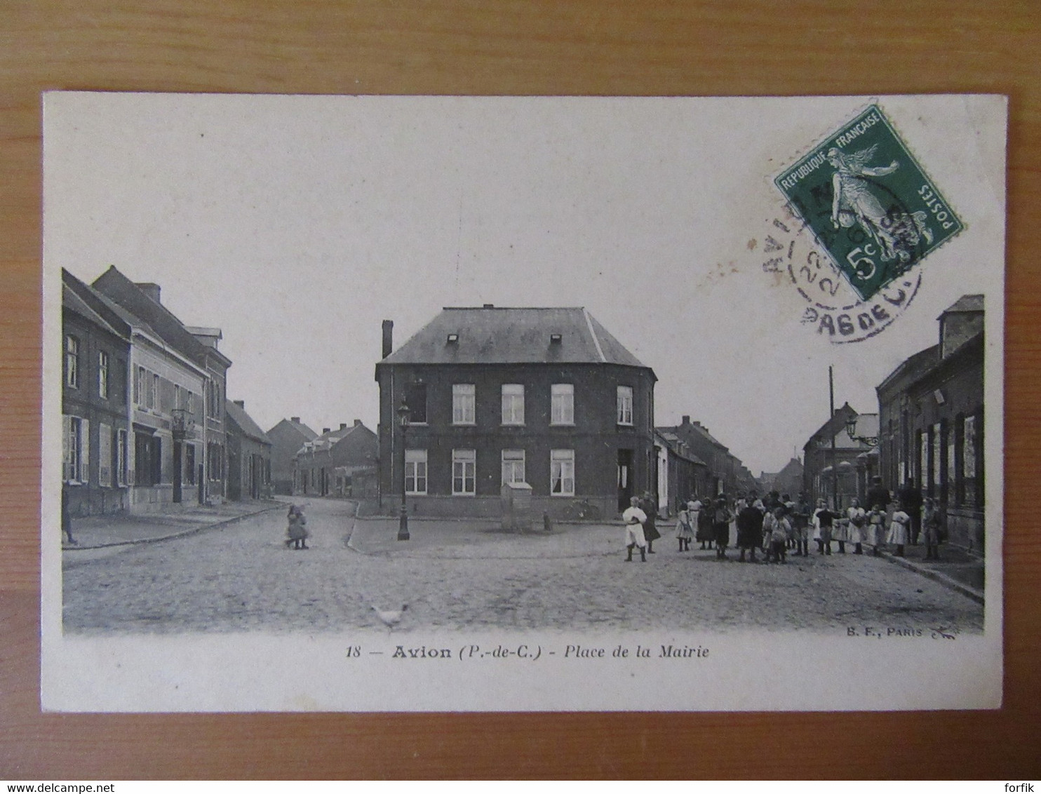 Avion N°18 - Place De La Mairie - Carte Animée, Circulée En 1908 - Avion