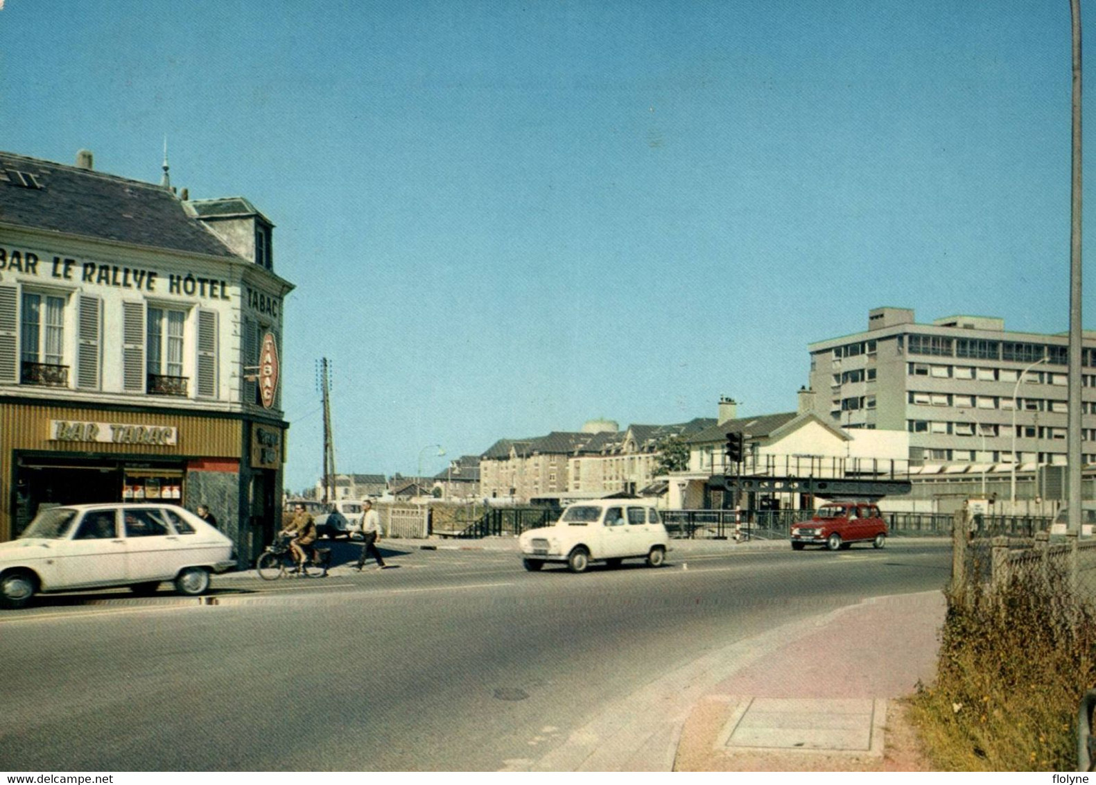 Mantes La Ville - Mantes Station , L'hôpital - Voiture Automobile Renault 4L - Bar Le Rallye Hôtel - Mantes La Ville