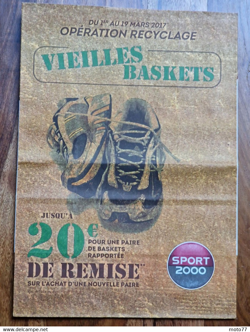 SAC Papier Pochon Environ 22x31 Cm - Publicité Magasin SPORT 2000 - Chaussures Baskets - Année 2017 - Sports & Tourism