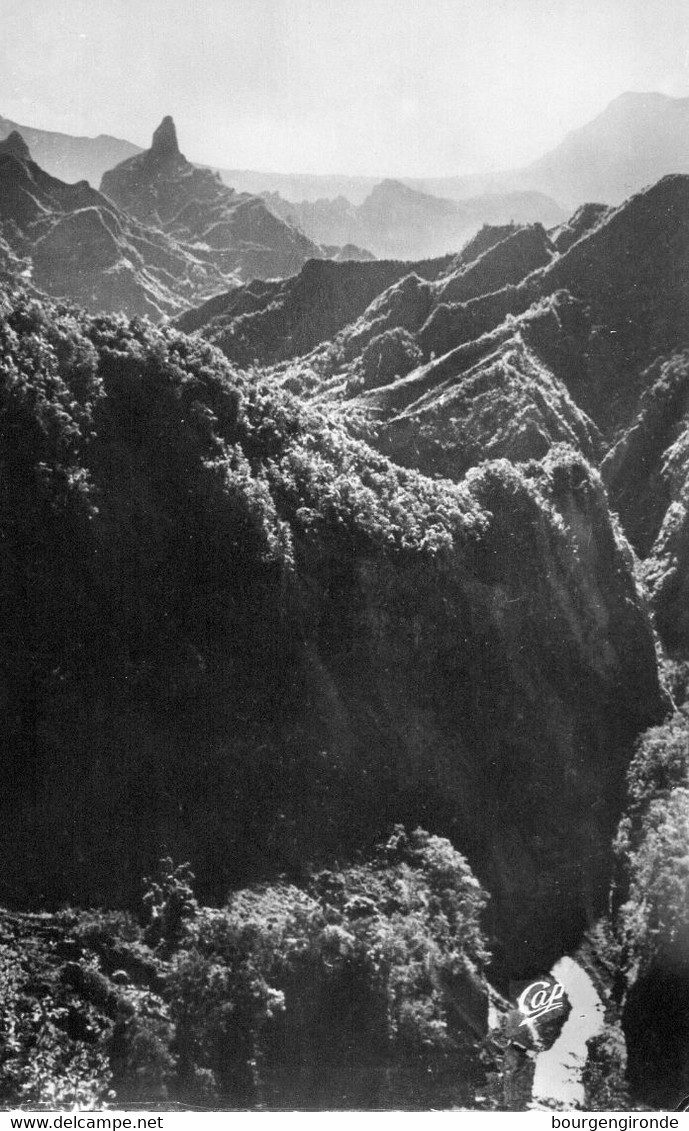 Cilaos Réunion -entrée Du Village- - Reunión