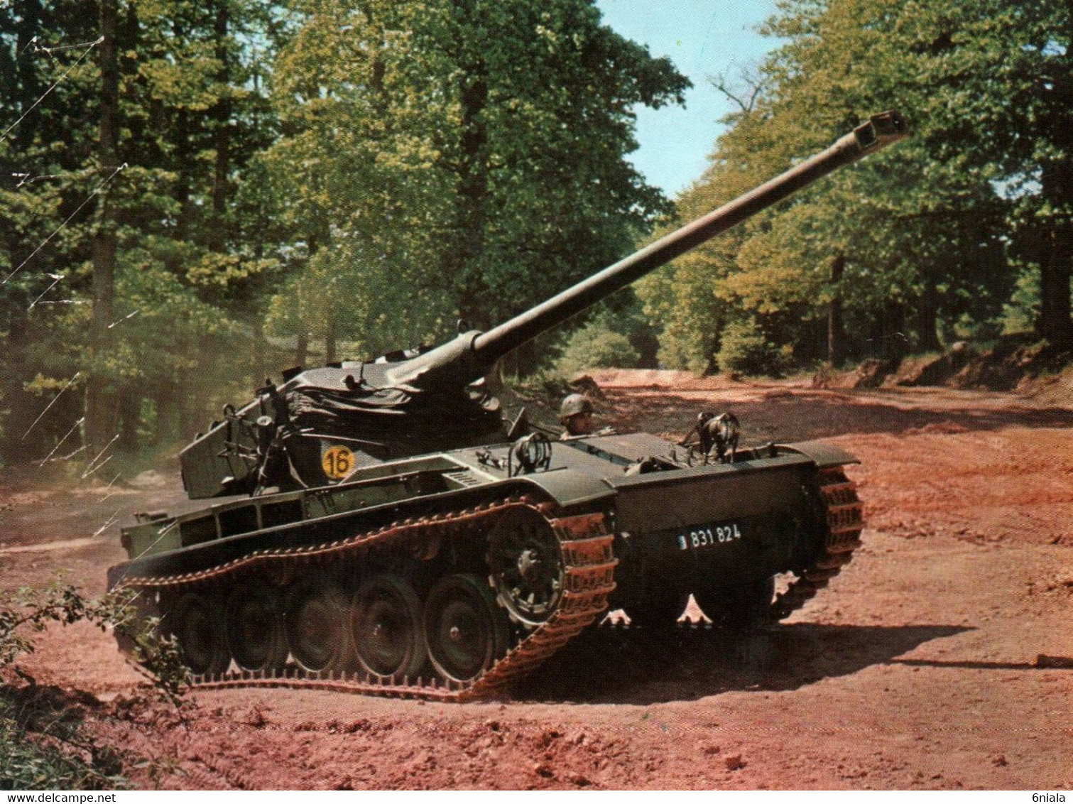 16790   CHAR  AMX  De 13 Tonnes    (2 Scans) - Matériel