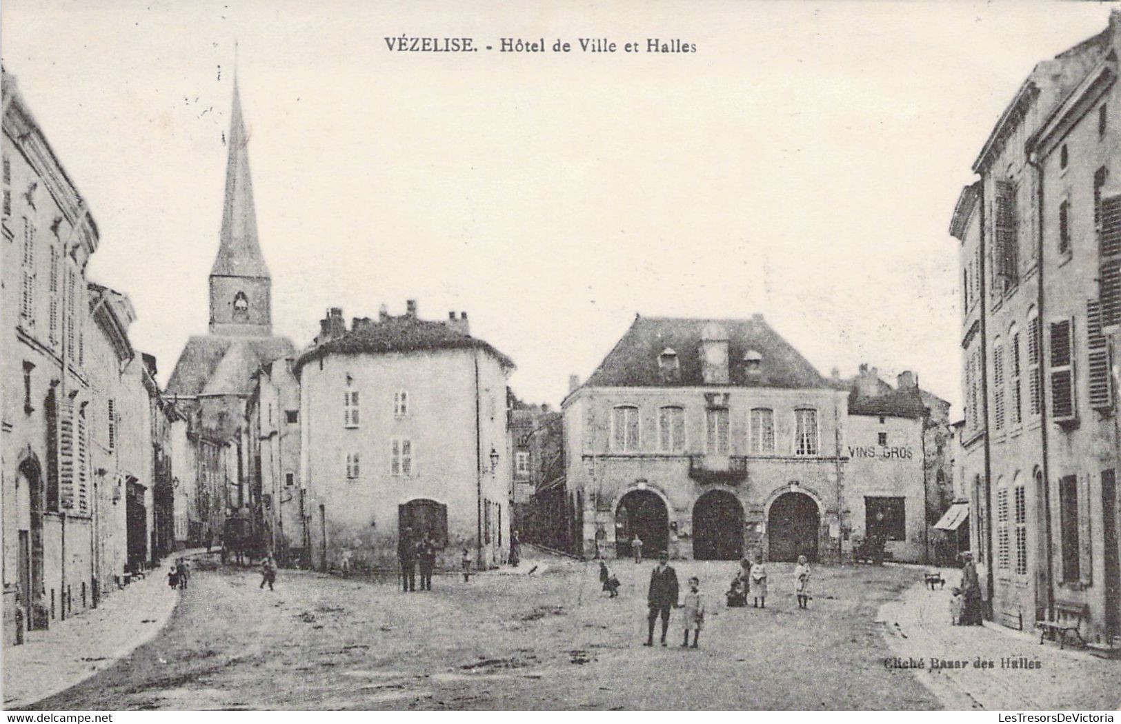 CPA - France - 54 - VEZELISE - Hôtel De Ville Et Halles - Animée - Vezelise