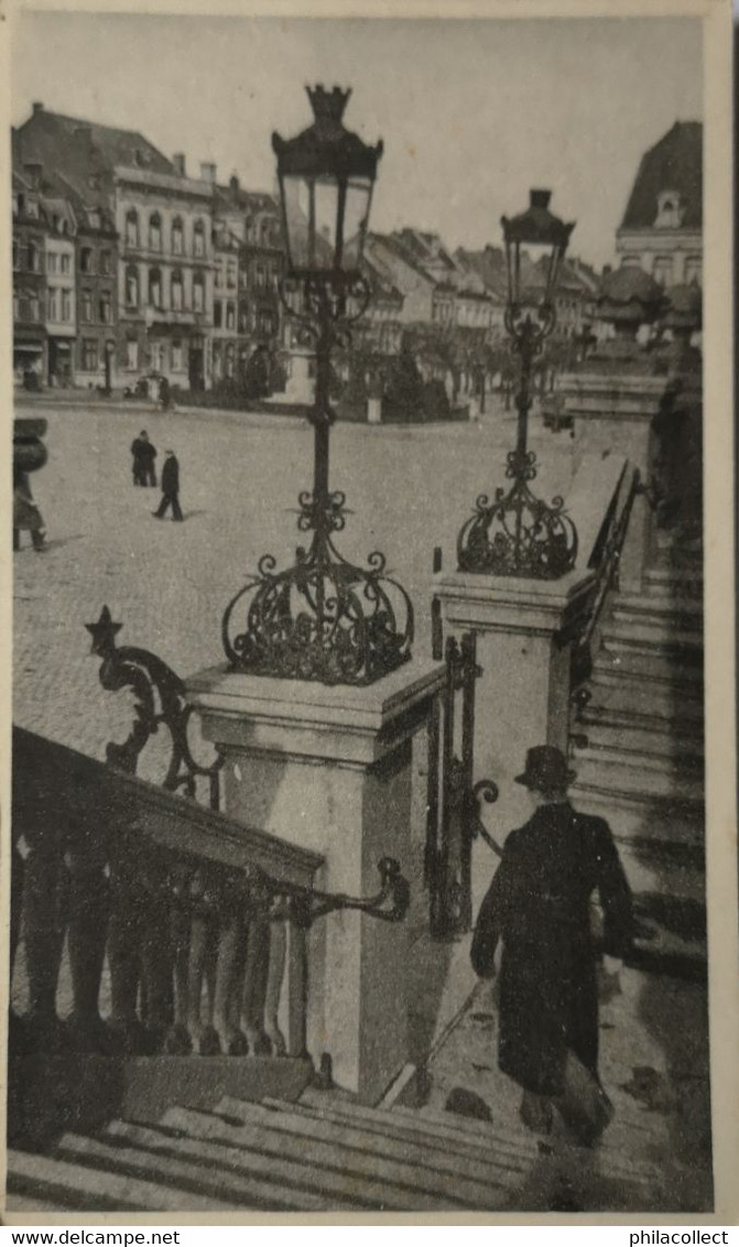 Maastricht // Stadhuistrappen Met Markt 19?? - Maastricht