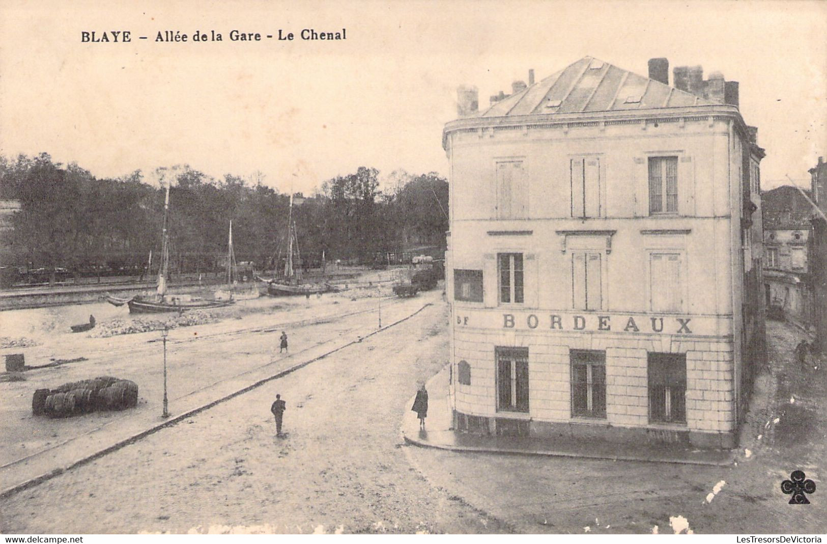 CPA - FRANCE - 33 - BLAYE - Allée De La Gare - Le Chenal - Blaye