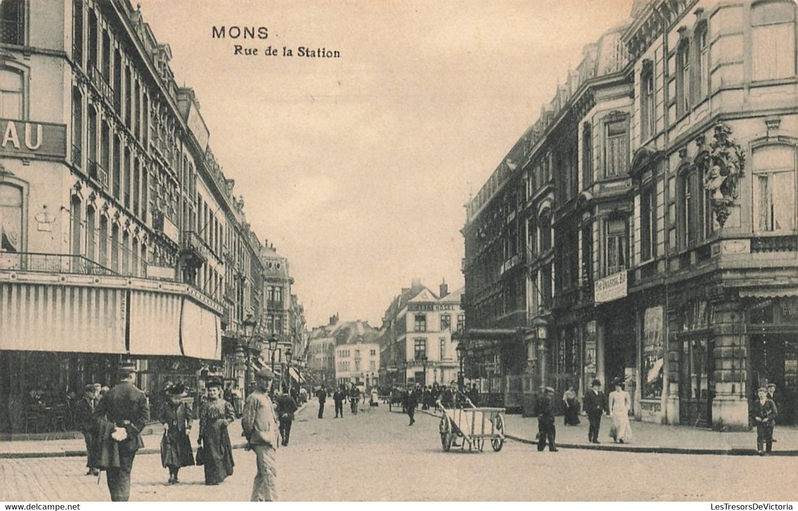CPA - Belgique - Mons - Rue De La Station - Oblitéré Mons 1918 - Animé - Charette - The Universal - Cigares Hotel - Mons