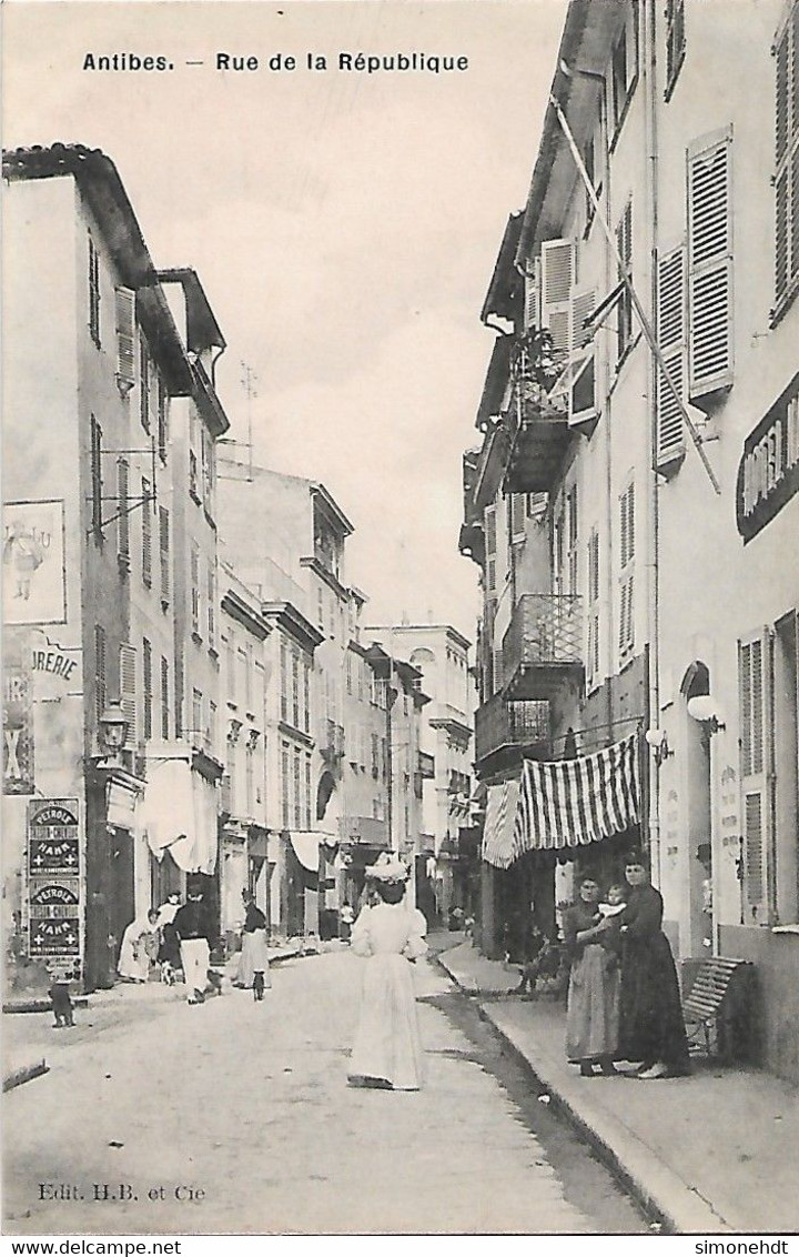 ANTIBES - Rue De La République - Antibes - Vieille Ville